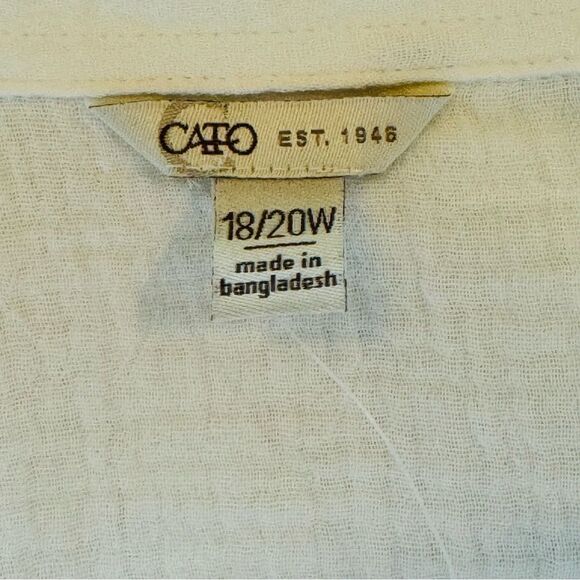 Cato Womans Plus Size Portofino Peasant White Button Down Collar V Neck SZ 18-20 - Picture 9 of 10